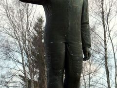 Gagarinova socha v Karlových Varech.