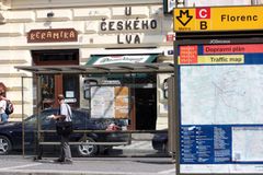 Patnáct let za granát v restauraci platí, řekl soud