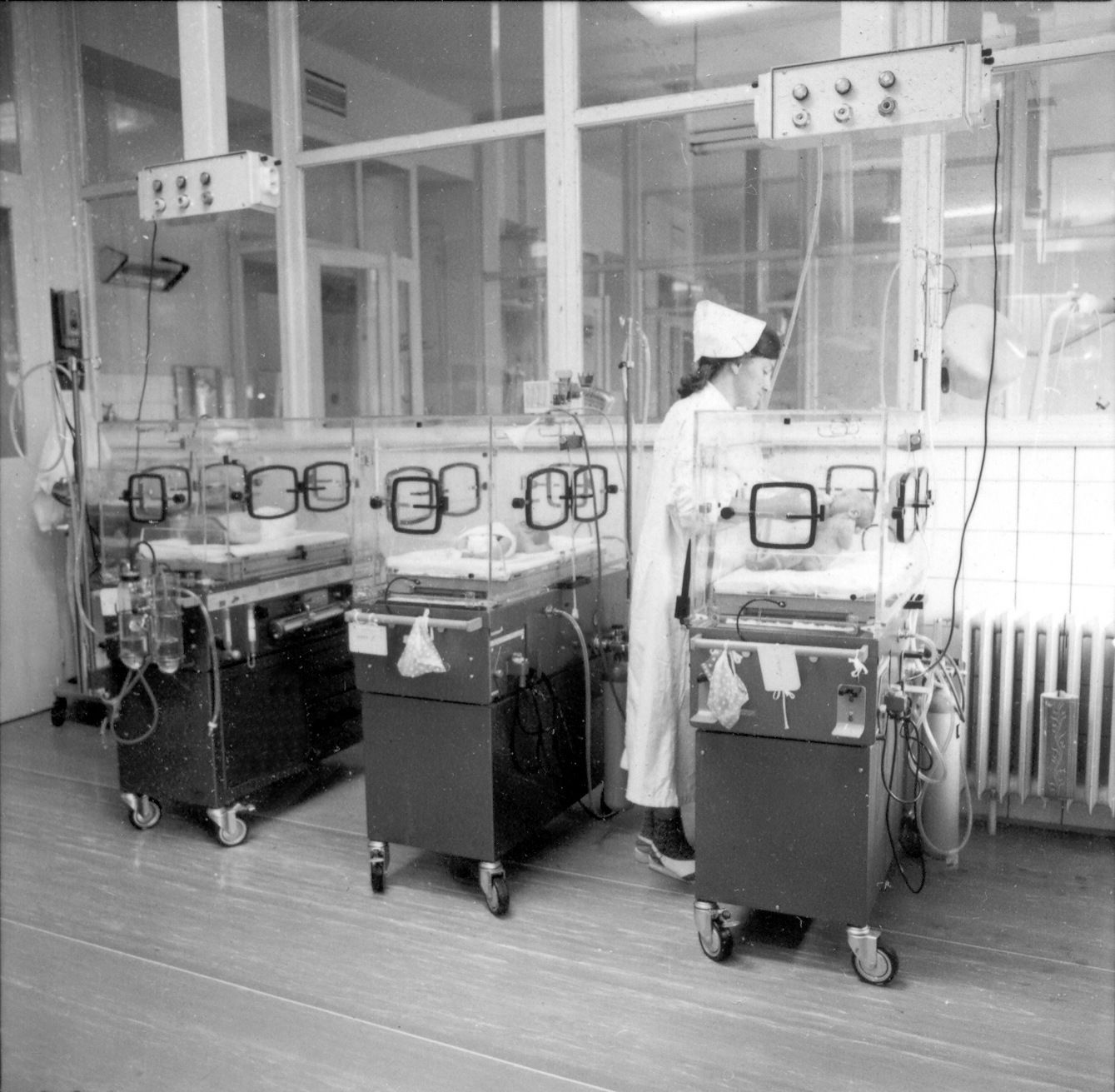 Jednorázové užití / Fotogalerie / 70 let existence v Podolí. Dříve sanatorium, dnes Ústav pro péči o matku a dítě