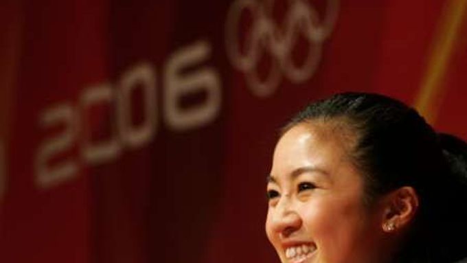 Americká krasobruslařka Michelle Kwanová se usmívá během tiskové konference v dějišti olympijských her.