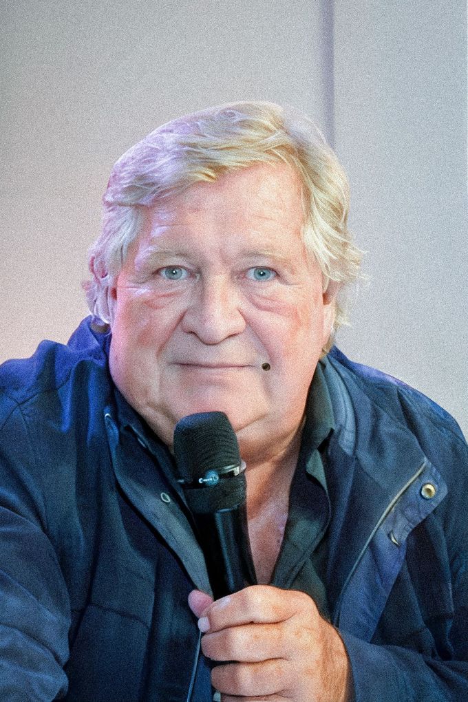 Jacques Pradel při rozhlasovém vysílání, 28. srpna 2018 - francouzský novinář, který v roce 1997 inicioval kampaň s fotografiemi Marion na mléčných krabicích.