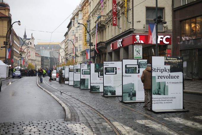 Praha si dnes 17. 11. 2019 připomíná výročí 30 let od sametové revoluce, která vedla k pádu komunistického režimu.