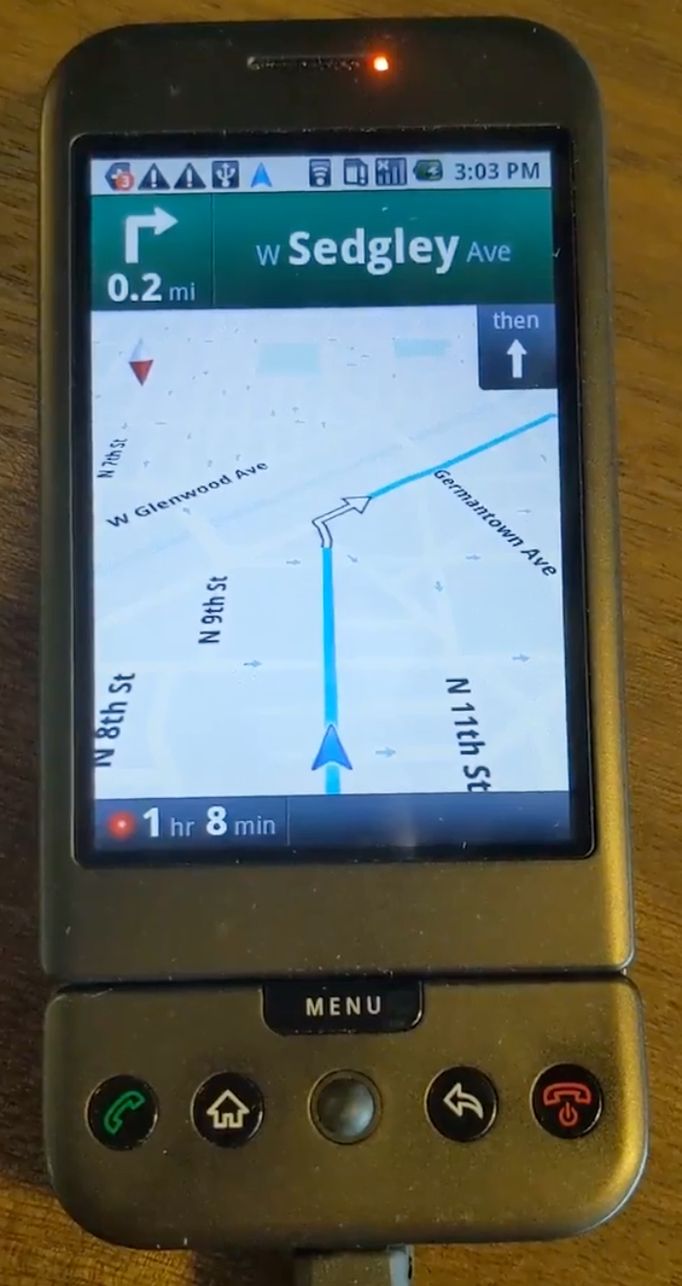 Funkce Turn by Turn navigation na mobilu v roce 2009