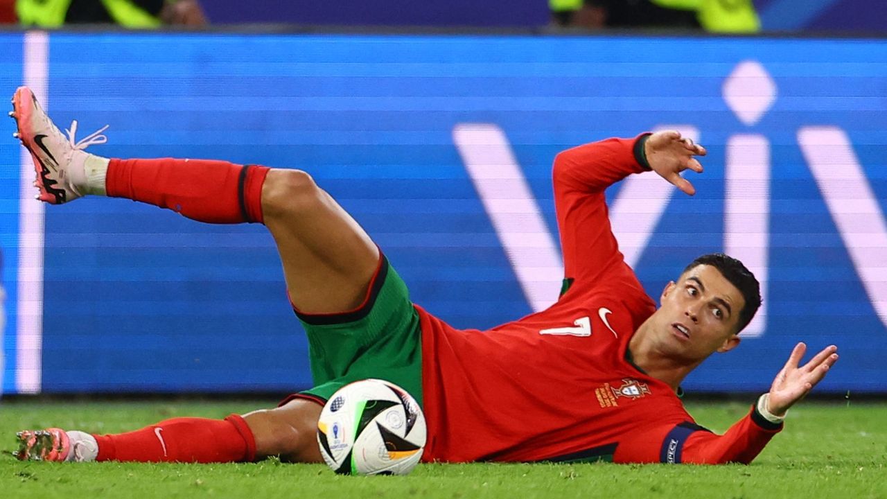 Portugalsko - Francie 0:0. Duel je ve druhé části prodloužení, Mbappé vystřídal
