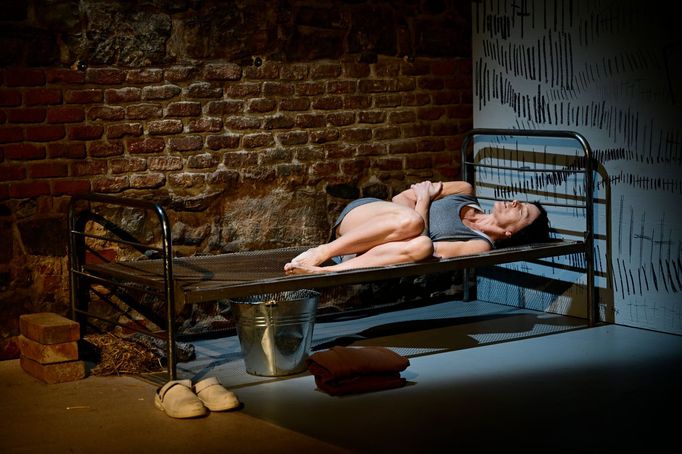 Lucie Trmíková jako Růžena Vacková.