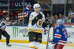 Vzpruha pro českou kolonii. Boston rozčísl kemp, mladému střelci dává obří šanci