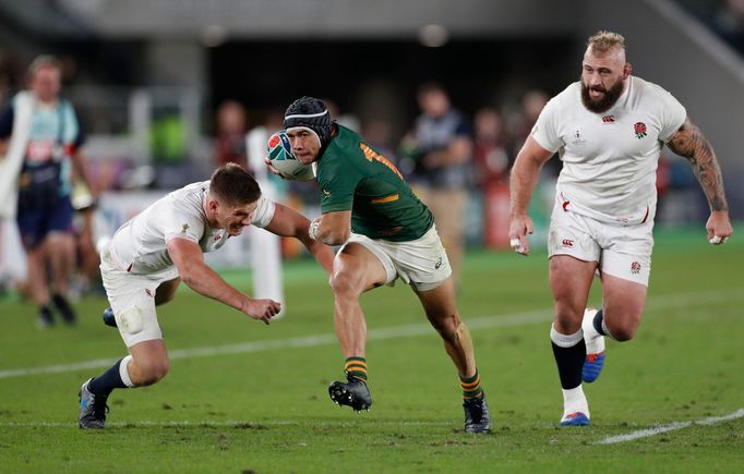 Cheslin Kolbe skóruje pětku ve finále MS 2019 Anglie - Jihoafrická republika