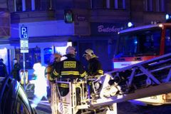 Škody po tragickém požáru pražského hotelu přesáhnou 20 milionů. V nemocnicích zůstávají dva zranění