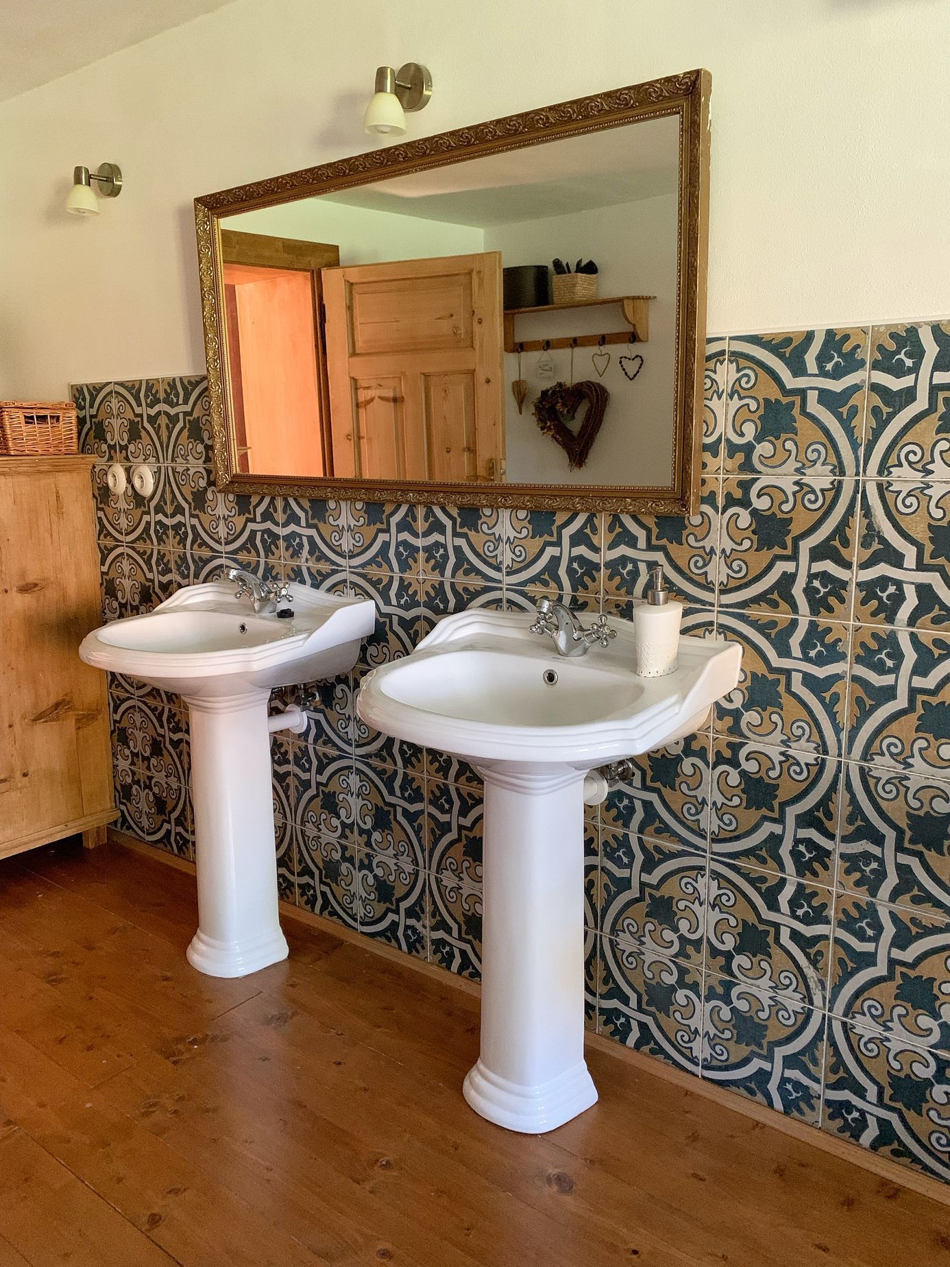 chalupa, domov, chata, rekonstrukce, drátky, řemeslo, rodina