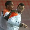 Nizozemský trénink:  Nigel de Jong a Wesley Sneijder