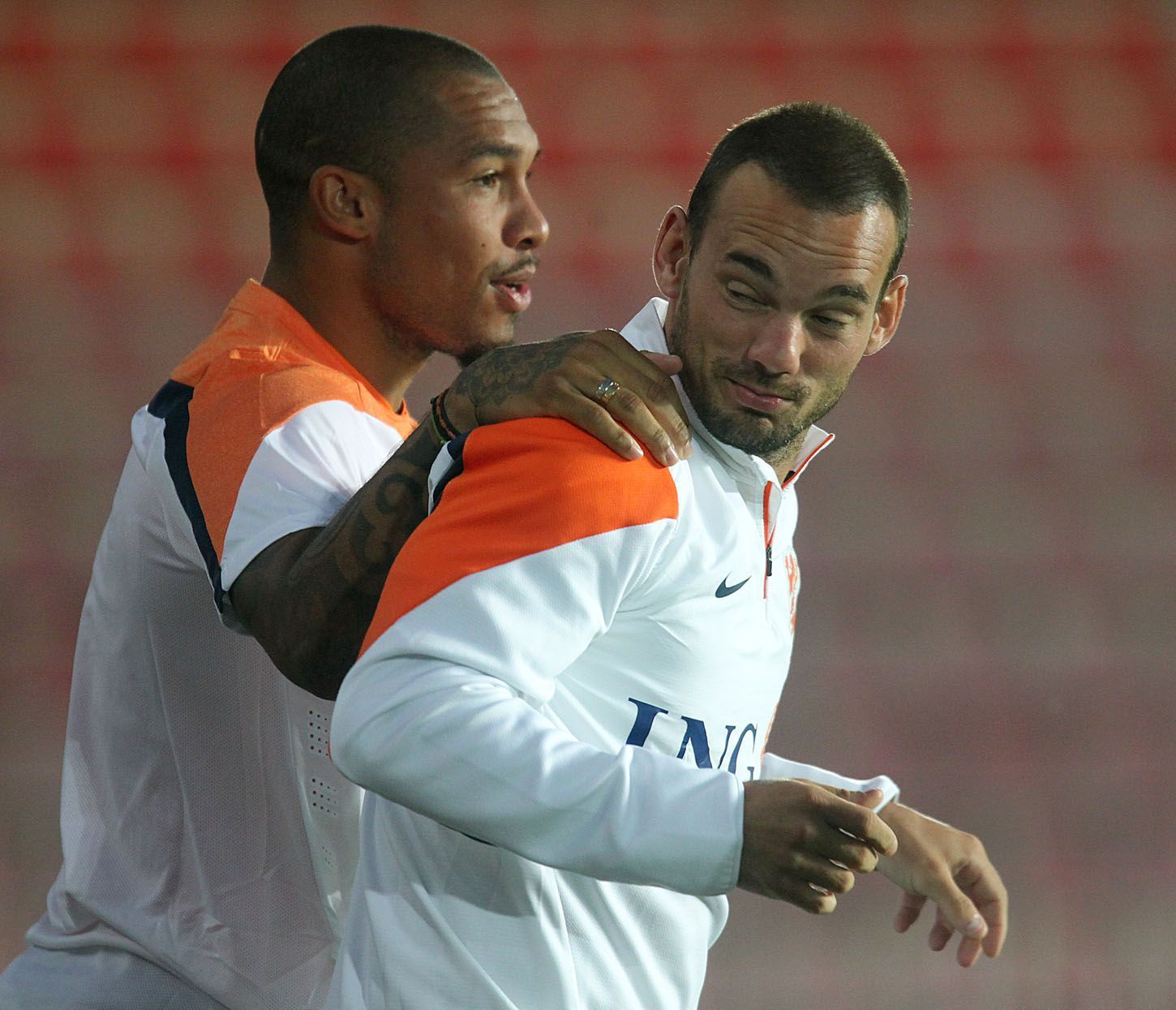 Nizozemský trénink:  Nigel de Jong a Wesley Sneijder