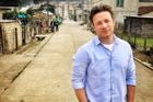 Jamie Oliver začal pracovat pro Tesco. Propaguje zdravější výrobky, vydělá stamiliony