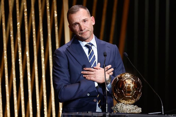 Zlatý míč 2022: Andrej Ševčenko předal cenu nejlepší fotbalistce