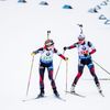 Markéta Davidová a Veronika Vítková ve smíšené štafetě na Světovém poháru biatlonistů v Pokljuce.