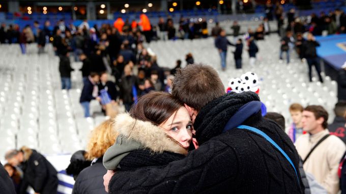 Foto z pařížského fotbalového stadionu, který byl 13. listopadu večer evakuován kvůli teroristickým útokům.