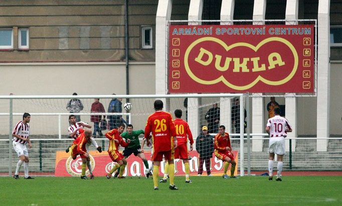 Pohárové derby Sparta versus Dukla na Julisce.