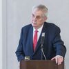 Miloš Zeman oznámil kandidaturu na prezidenta - jeho TK, aktivisté před Hradem