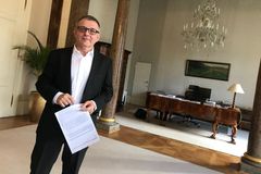 Zaorálek chce na záchranu kultury 1,5 miliardy korun, povolí odklady v grantech