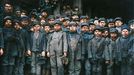 Lewis Hine, Breaker Boys, Pittston, Pensylvánie, Spojené státy, 1911, kolorováno.