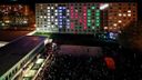 VIDEO: Světelná show na kolejích rozehřála mrazivé Brno