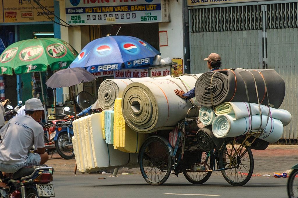 Ne pro články! Fotogalerie: Přetížení navzdory. Tak se v dopravě riskuje s nadměrnýn nákladem. / Vietnam