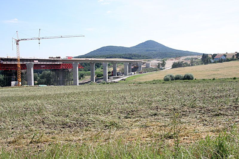 Stavba dálnice D8