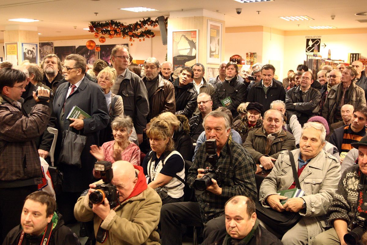 Autogramiáda Lubomíra Štrougala