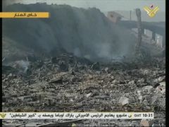 Snímek vojenského objektu u Damašku, bombardovaného Izraelem. Fotografie je převzatá z vysílání televize al-Manar, která patří Hizballáhu.