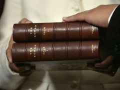 Anglický překlad Koránu pořízený kolem roku 1750 byl majetkem Thomase Jeffersona.