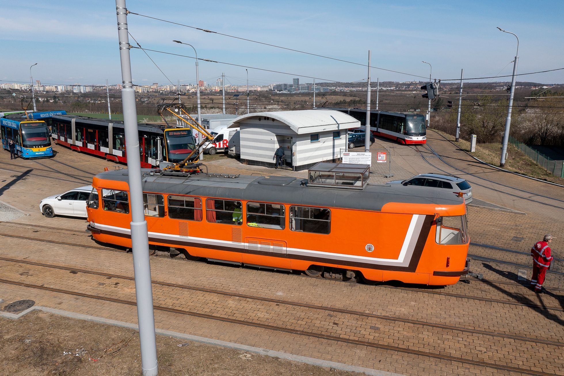 Holyně, tram