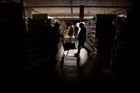 Drobných poruch v distribuci elektřiny ubývá. Zato hrozba totálního blackoutu roste
