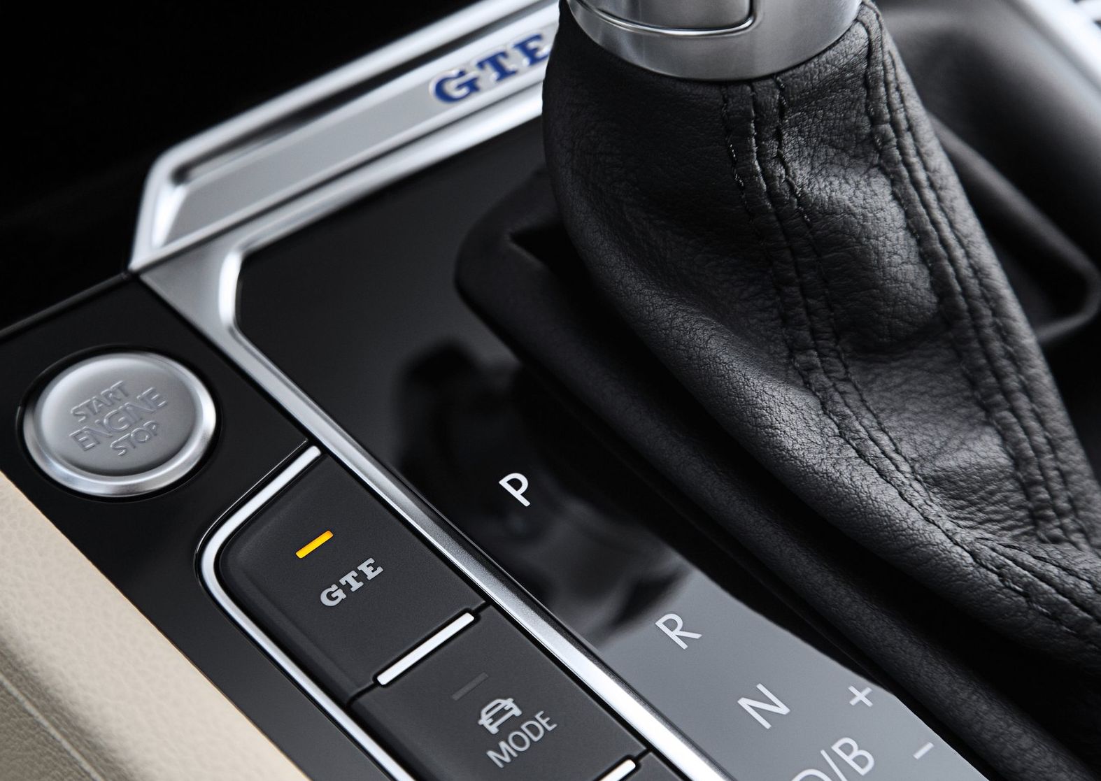 Volkswagen Passat GTE - tlačítko