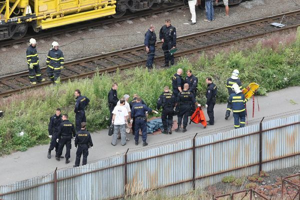Expres narazil u Studénky do mostu
