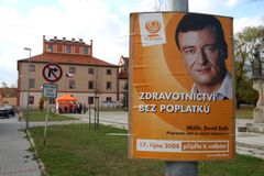 Duely voleb se rýsují, Topolánek vykročil na jih Moravy