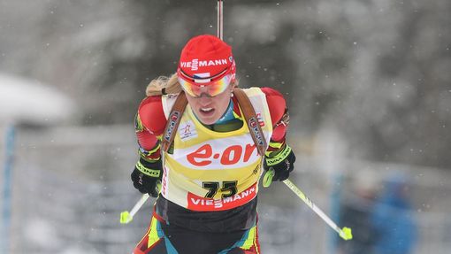 Gabriela Soukalová při sprintovém závodě v Hochfilzenu (2013)