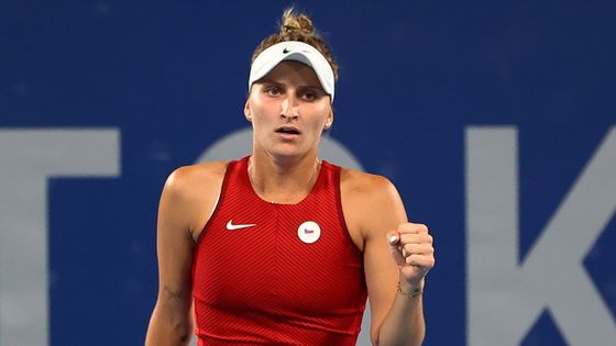 Sérii českých neúspěchů prosvětlila senzace Vondroušové na úkor domácí hvězdy