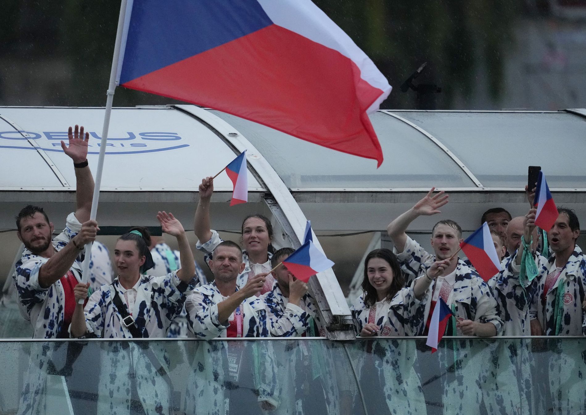 Zahajovací ceremoniál OH 2024 - Česká výprava na lodi