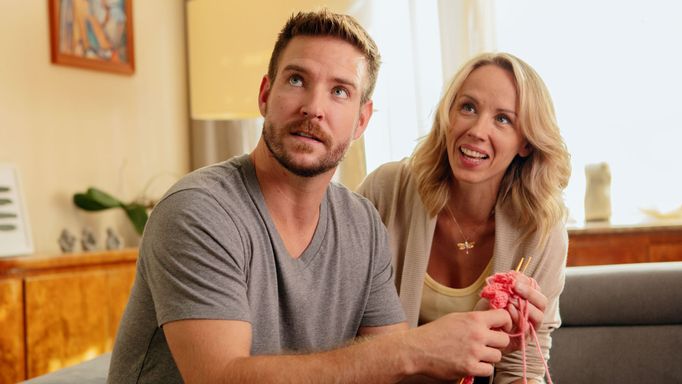 Vladimír Polívka jako Rosťa a Petra Hřebíčková v roli Magdy.