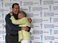 Filmový novinář Steven Gaydos a Marcia Nasatir