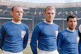 Ján Popluhár, Svatopluk Pluskal (uprostřed) a Josef Masopust ve výběru FIFA 1963. Z tehdejších superhvězd chyběl ve výběru světa pouze Pelé, jehož neuvolnil Santos, a Cesare Maldini, kterého nahradil Slovák Popluhár (vlevo).