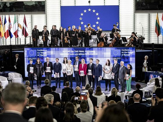 Slavnostní zakončení Konference o budoucnosti EU ve Štrasburku. Nicolas Morávek úplně vlevo.