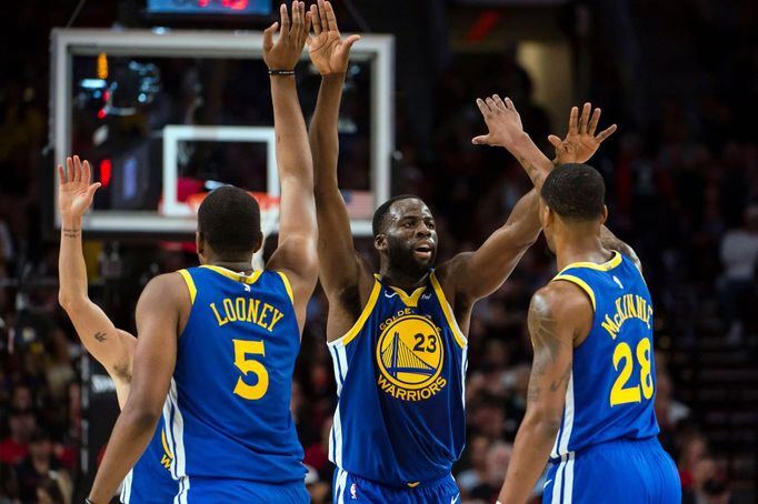 Radost basketbalistů Golden State v NBA.