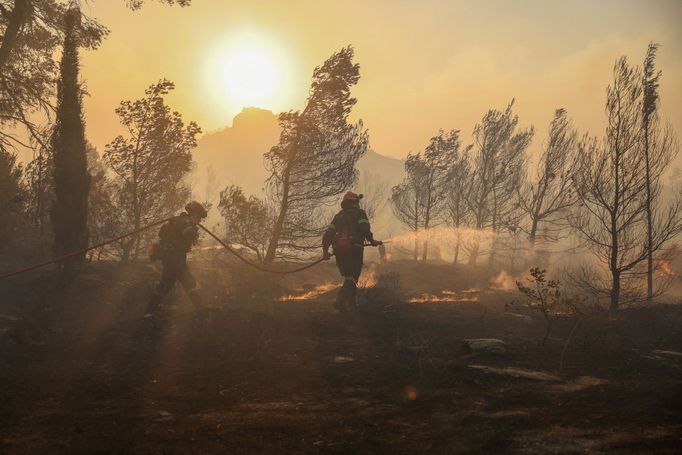 Lesní požáry na severu od řeckých Atén, srpen 2024.