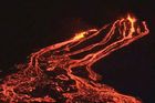Po desítkách tisíc zemětřesení přišla erupce: Islandský vulkán se probudil k životu