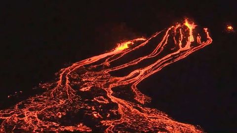 Po desítkách tisíc zemětřesení přišla erupce: Islandský vulkán se probudil k životu