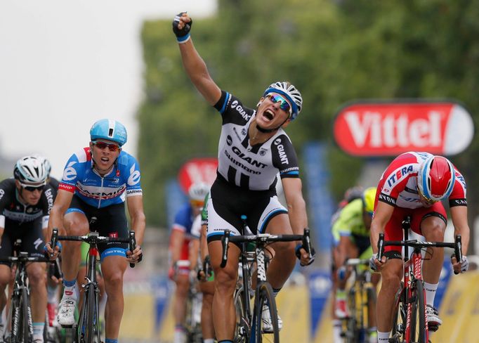 Marcel Kittel slaví vítězství na 21. etapě Tour de France 2014