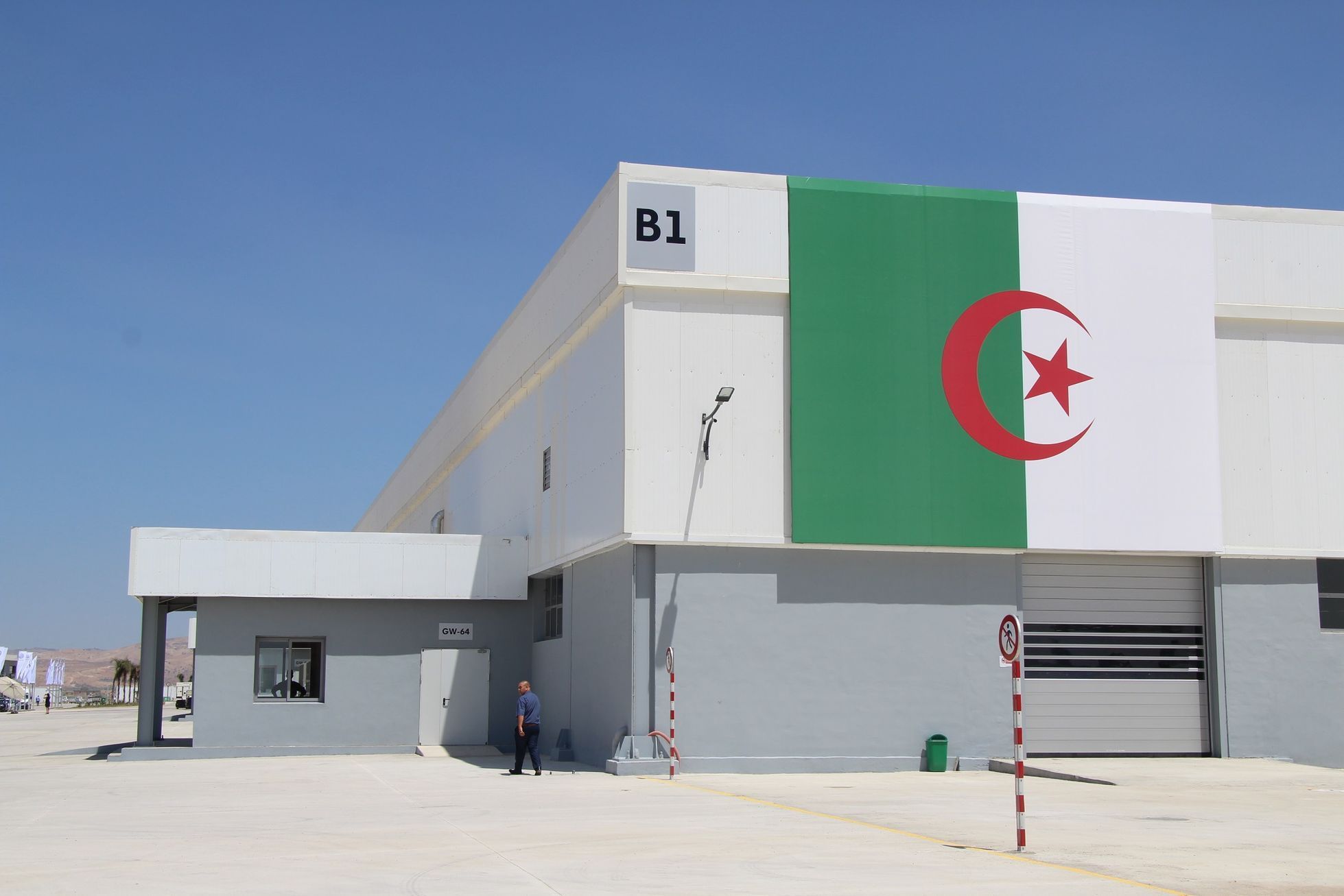 továrna Relizane Alžírsko