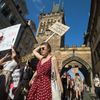 Pochod Amnesty International proti rozhodnutí amerického nejvyššího soudu v otázce potratů