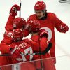 Rusové slaví gól v zápase Česko - Rusko na ZOH 2022 v Pekingu