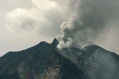 Sopka vybuchla ještě mohutněji, další obyvatelé prchají